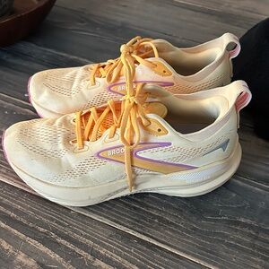 Brooks Women's Orange Cream Athletic Shoes